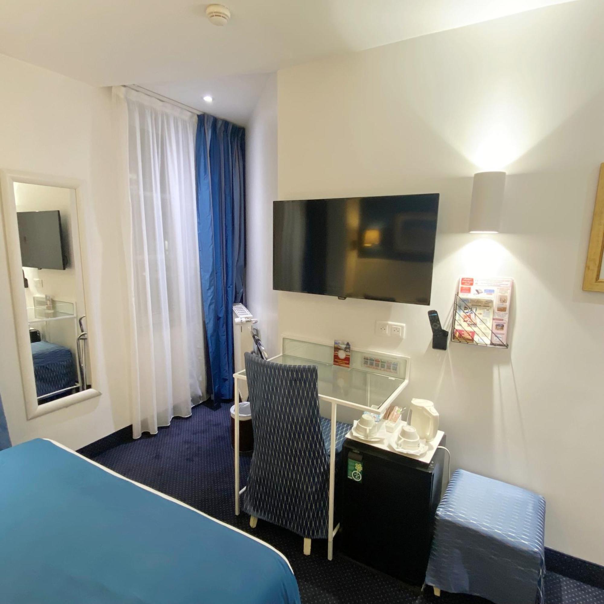 Austin's Saint Lazare 3*